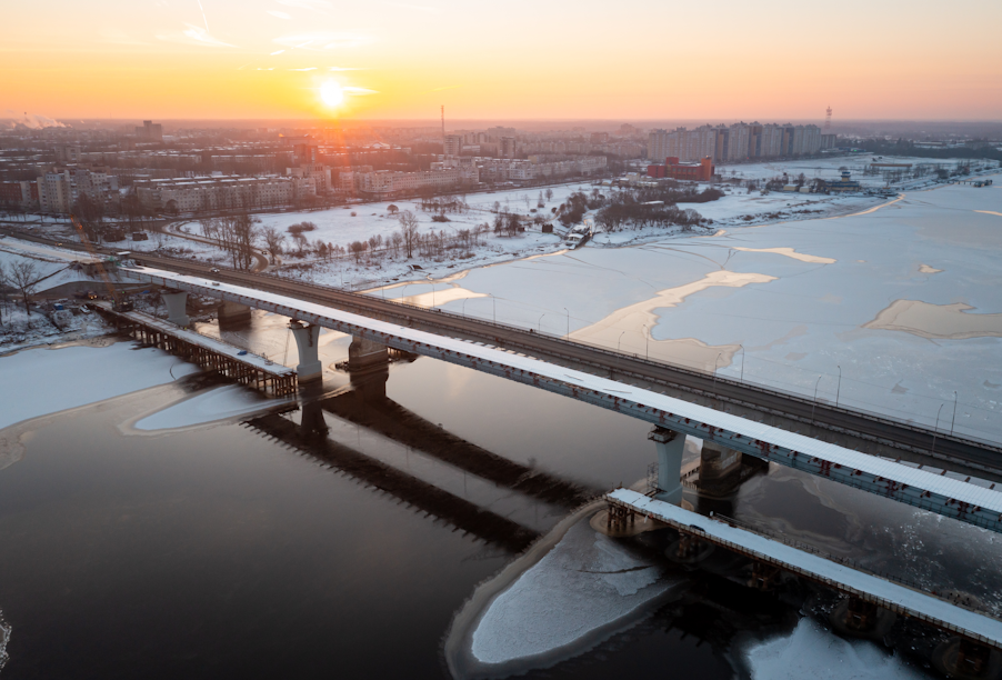 Ленинградская область: в Киришах завершена надвижка пролетного строения моста через Волхов